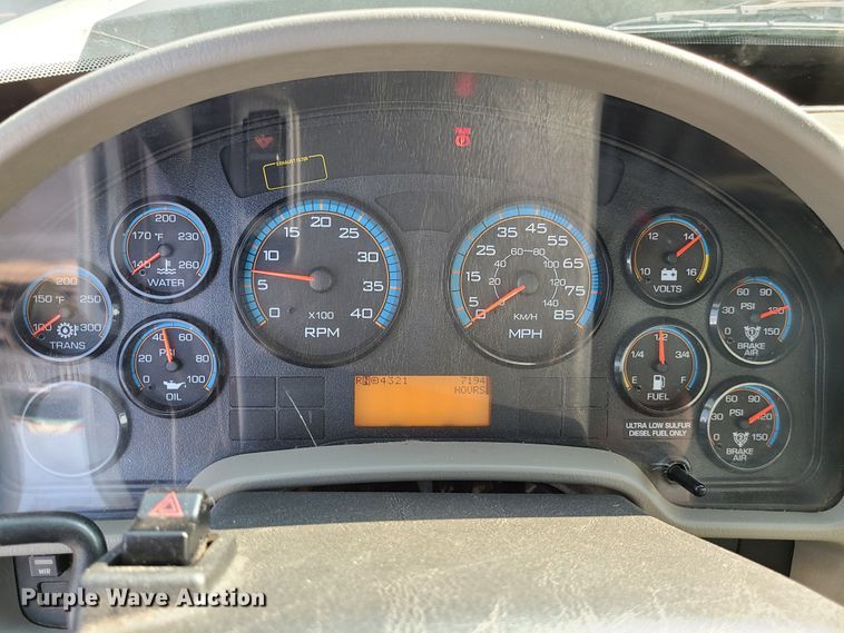 image for item DM5063 2013 International WorkStar 7400  utility / service truck