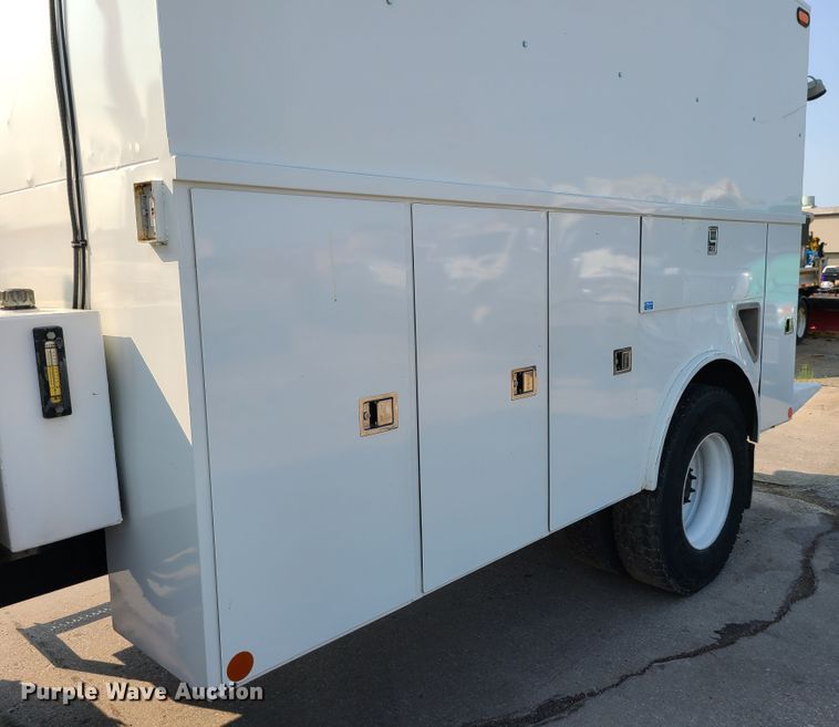 image for item DM5063 2013 International WorkStar 7400  utility / service truck