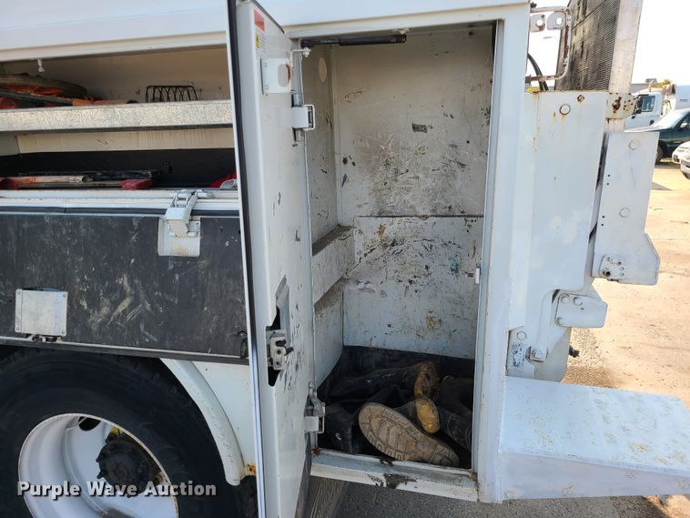 image for item DM5063 2013 International WorkStar 7400  utility / service truck