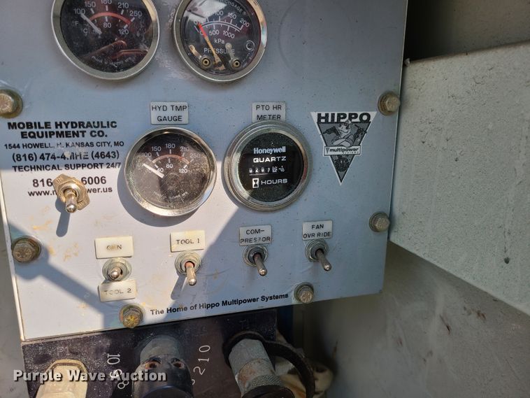 image for item DM5063 2013 International WorkStar 7400  utility / service truck