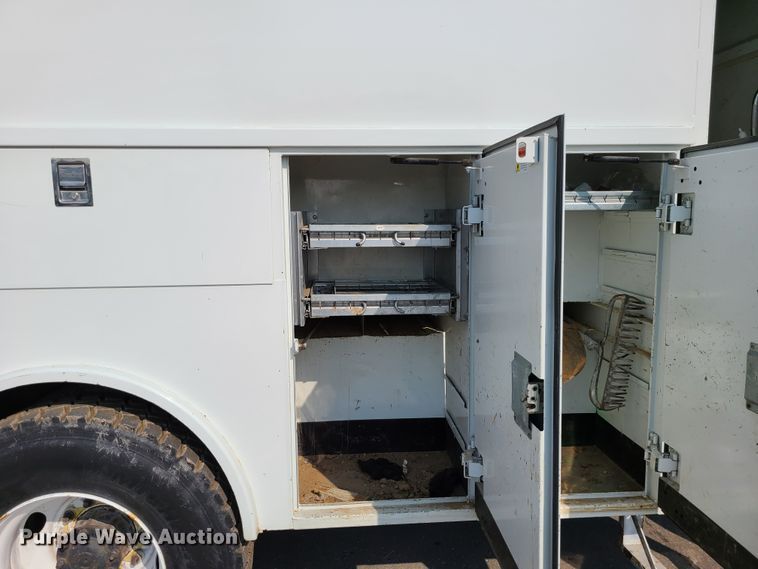 image for item DM5063 2013 International WorkStar 7400  utility / service truck