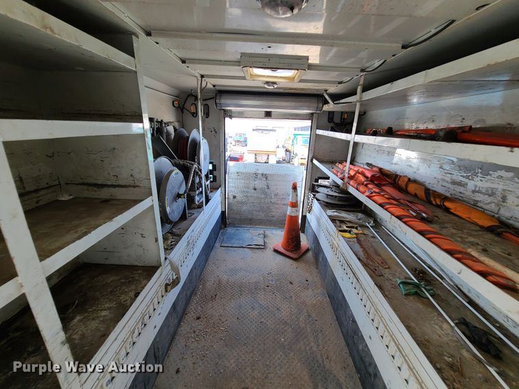 image for item DM5063 2013 International WorkStar 7400  utility / service truck