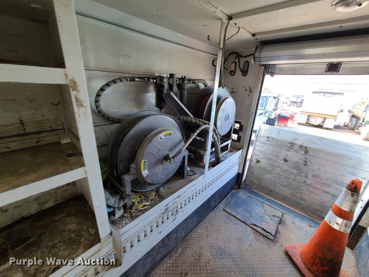 image for item DM5063 2013 International WorkStar 7400  utility / service truck