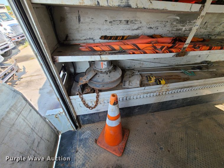 image for item DM5063 2013 International WorkStar 7400  utility / service truck