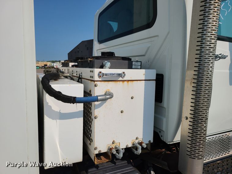 image for item DM5063 2013 International WorkStar 7400  utility / service truck