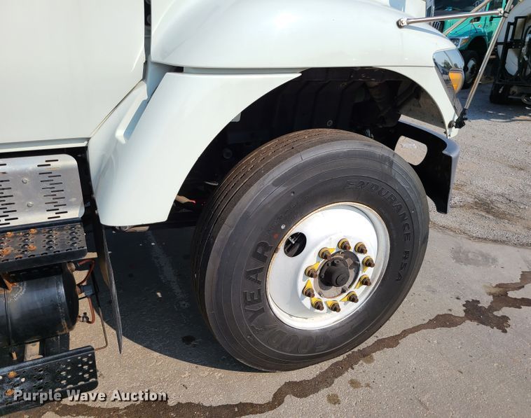 image for item DM5063 2013 International WorkStar 7400  utility / service truck