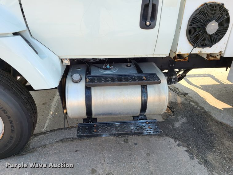 image for item DM5063 2013 International WorkStar 7400  utility / service truck