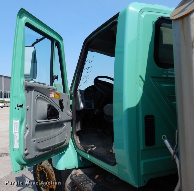 image for item DM5064 2007 International WorkStar 7300  dump truck