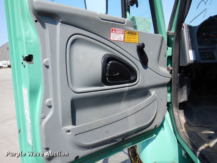 image for item DM5064 2007 International WorkStar 7300  dump truck