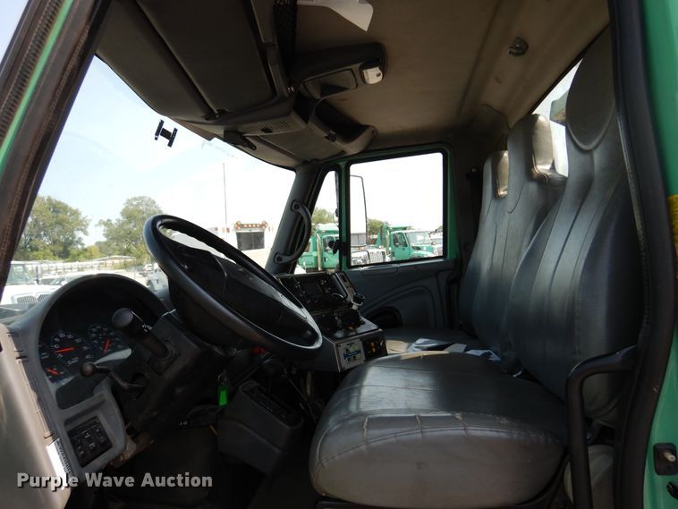 image for item DM5064 2007 International WorkStar 7300  dump truck