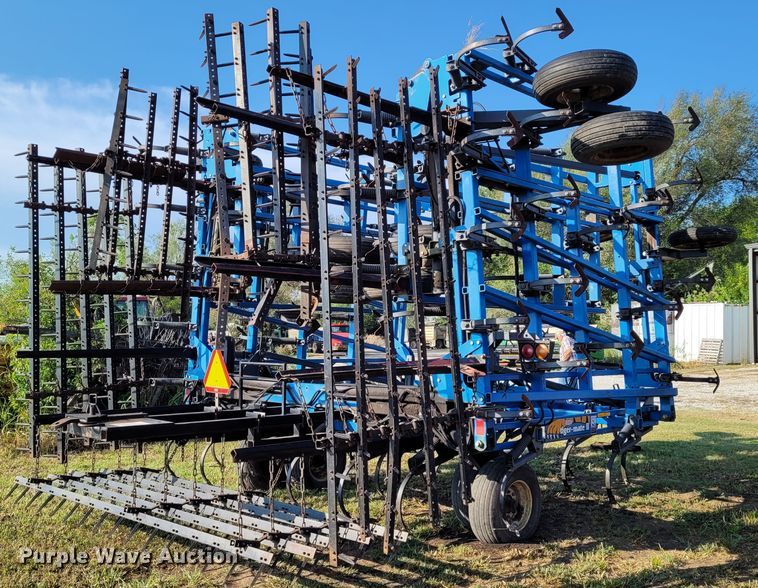image for item BY9425 DMI Tigermate II  field cultivator