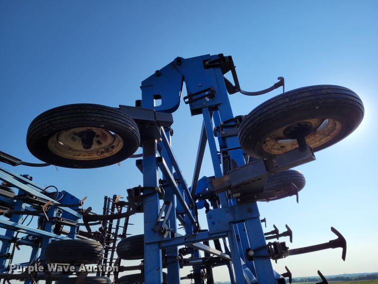 image for item BY9425 DMI Tigermate II  field cultivator