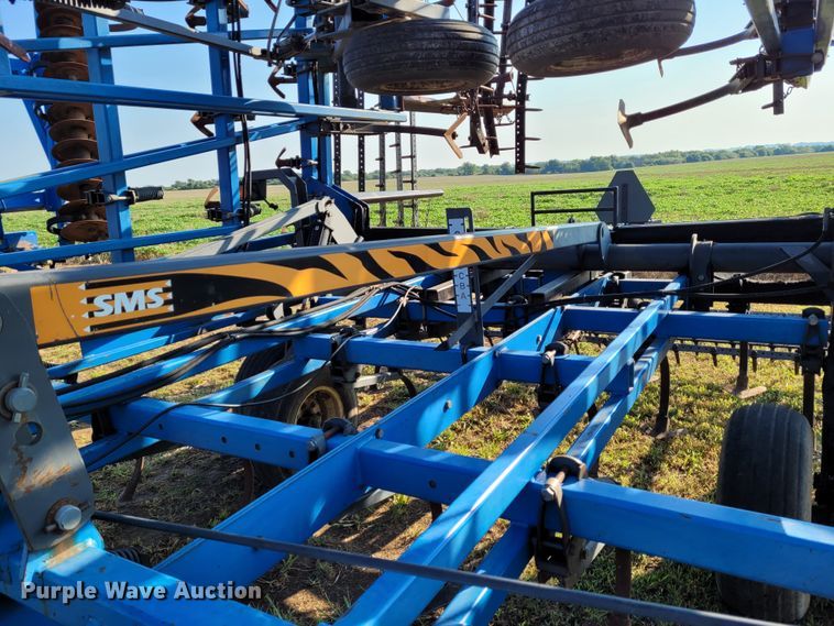 image for item BY9425 DMI Tigermate II  field cultivator