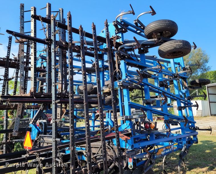 image for item BY9425 DMI Tigermate II  field cultivator