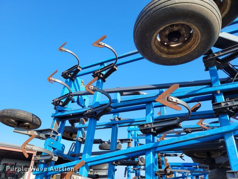 image for item BY9425 DMI Tigermate II  field cultivator