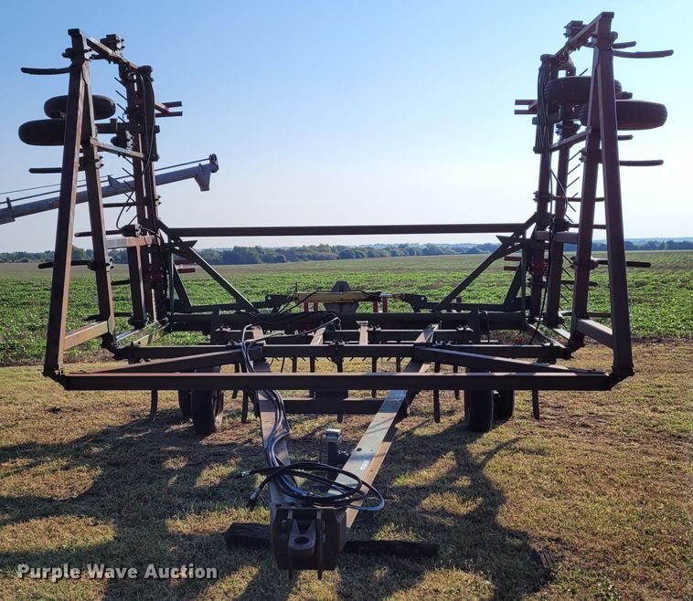 image for item BY9427 John Deere 1610  chisel