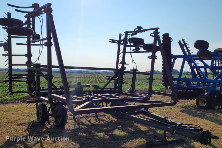 image for item BY9427 John Deere 1610  chisel