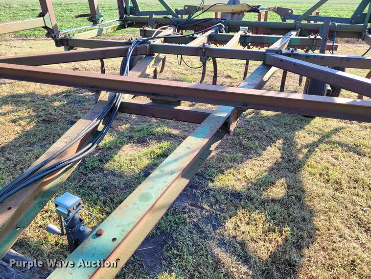 image for item BY9427 John Deere 1610  chisel