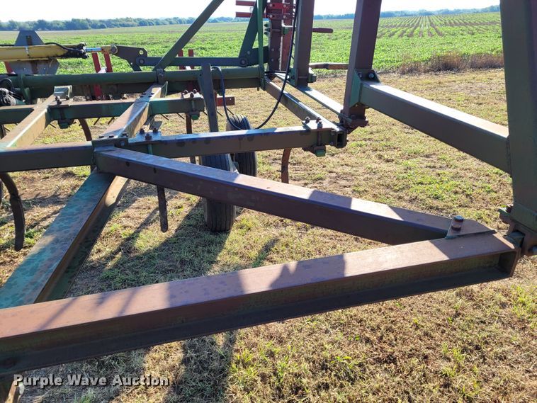 image for item BY9427 John Deere 1610  chisel