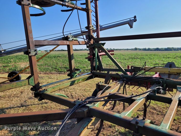 image for item BY9427 John Deere 1610  chisel