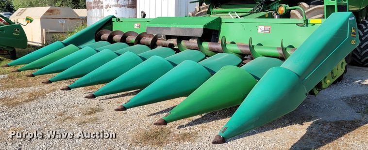 image for item BY9429 John Deere 893  corn head