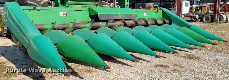 image for item BY9429 John Deere 893  corn head