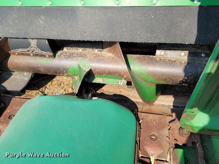 image for item BY9429 John Deere 893  corn head