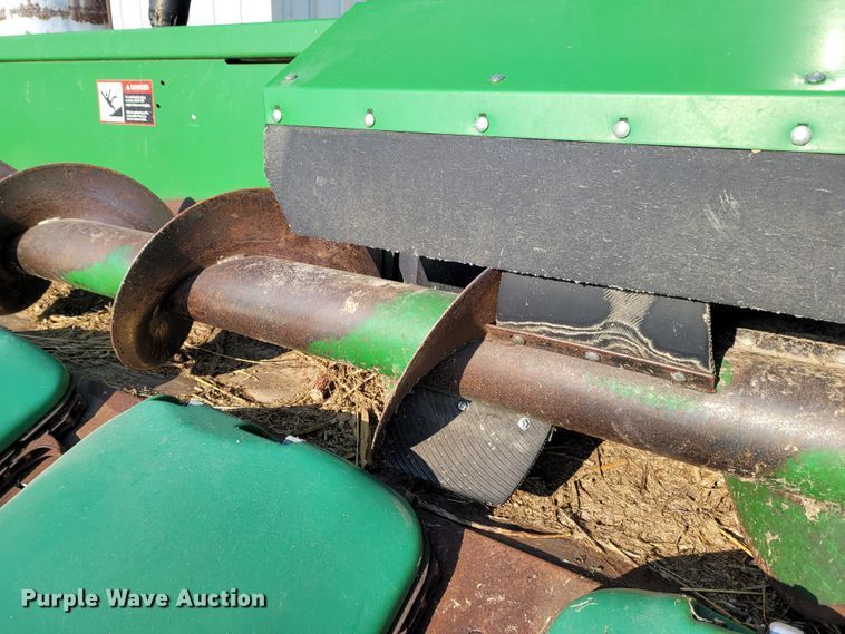 image for item BY9429 John Deere 893  corn head