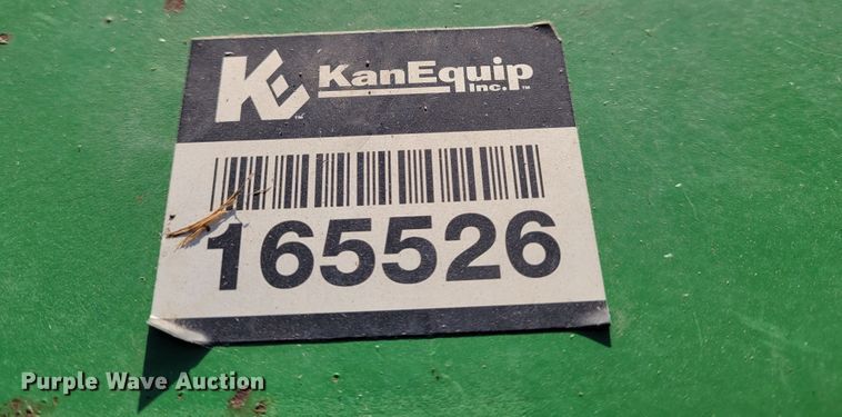 image for item BY9429 John Deere 893  corn head