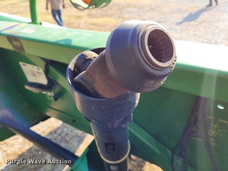 image for item BY9429 John Deere 893  corn head