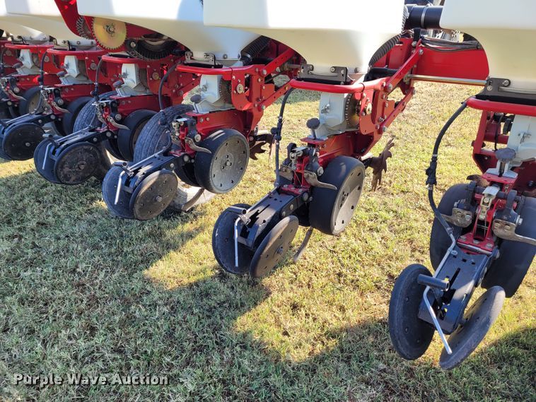 image for item BY9430 White 8200  planter