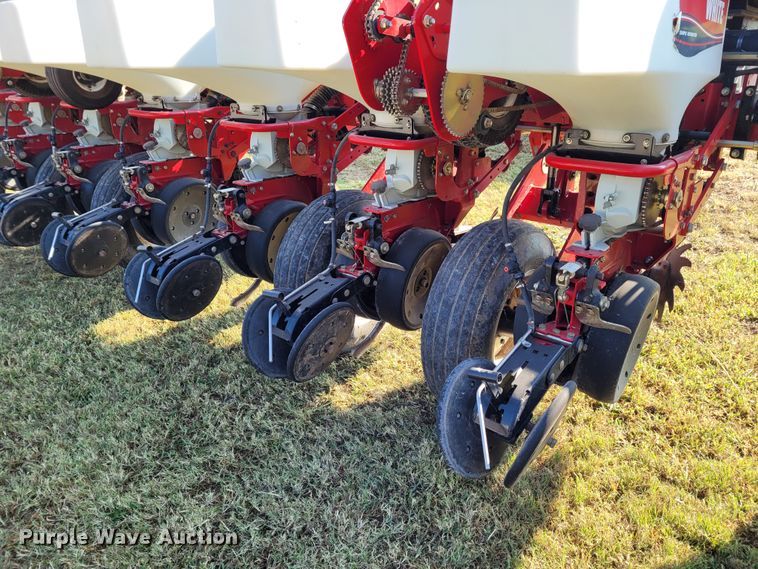 image for item BY9430 White 8200  planter