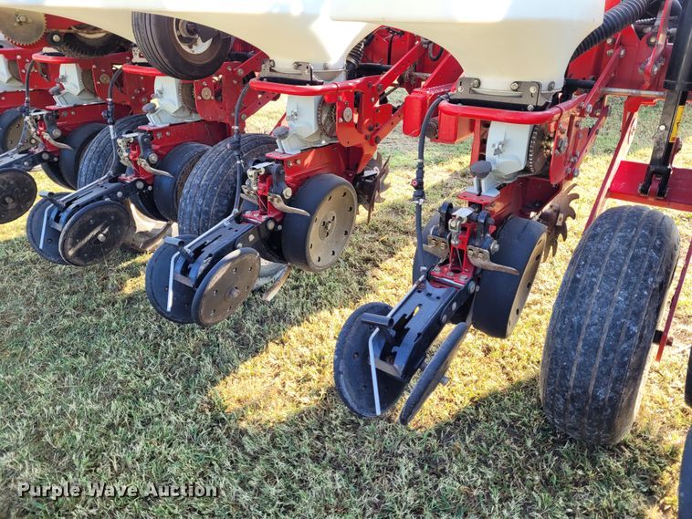 image for item BY9430 White 8200  planter