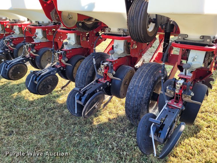 image for item BY9430 White 8200  planter