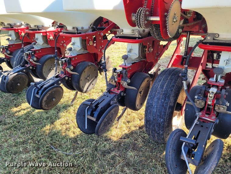 image for item BY9430 White 8200  planter