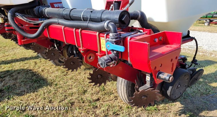 image for item BY9430 White 8200  planter