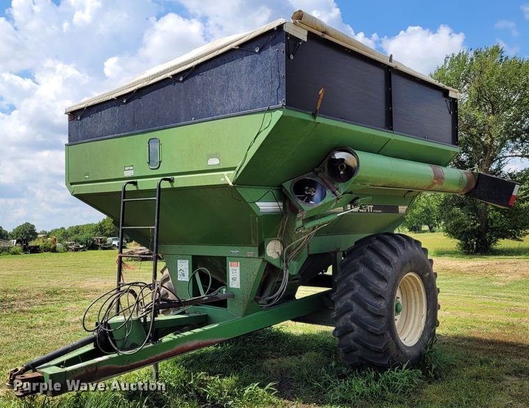 image for item BY9441 Brent 772  grain cart