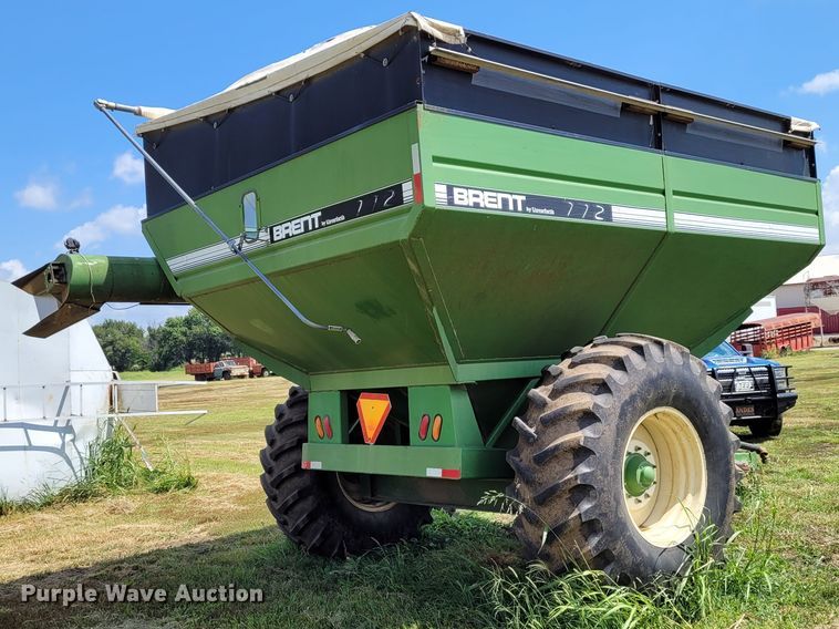 image for item BY9441 Brent 772  grain cart