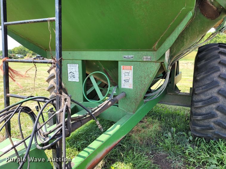 image for item BY9441 Brent 772  grain cart