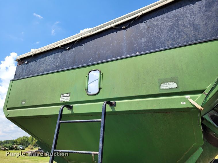 image for item BY9441 Brent 772  grain cart