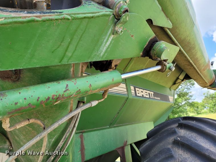 image for item BY9441 Brent 772  grain cart