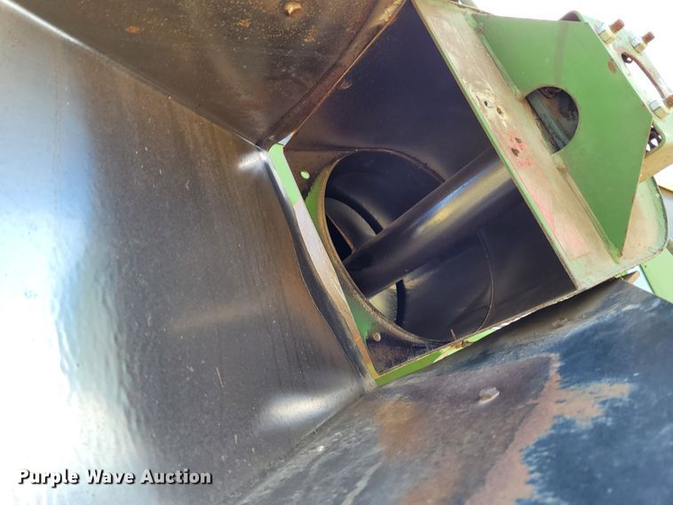 image for item BY9441 Brent 772  grain cart