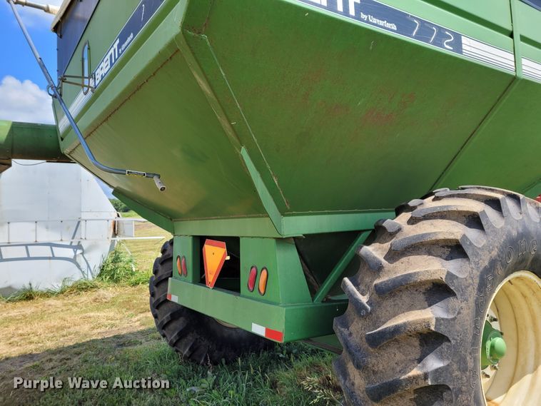 image for item BY9441 Brent 772  grain cart