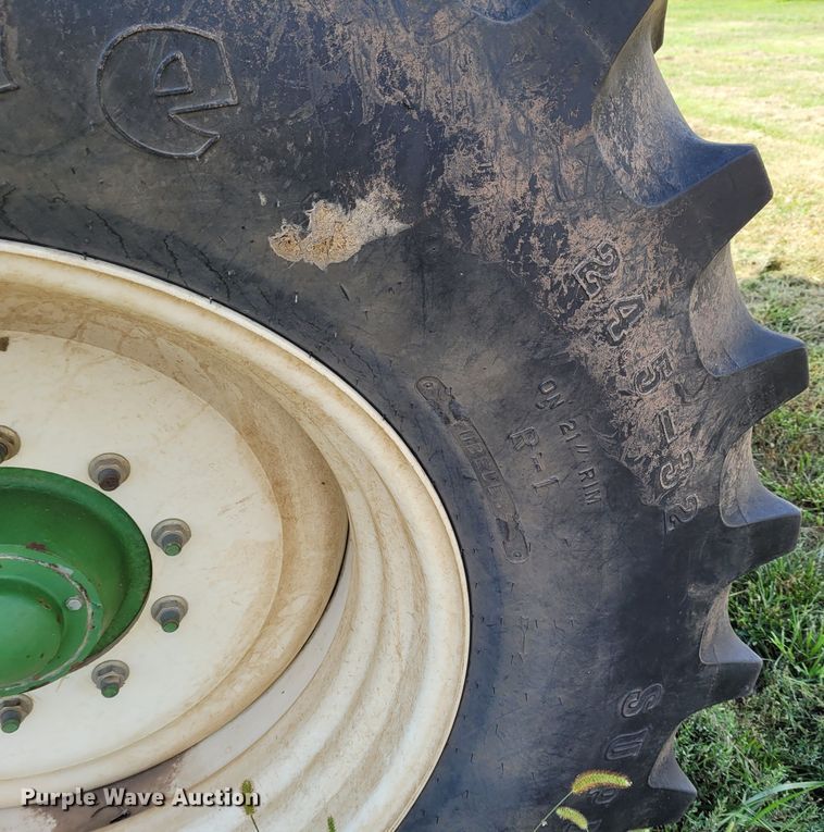 image for item BY9441 Brent 772  grain cart