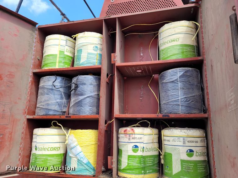 image for item BY9442 1998 Hesston 4900  large square baler