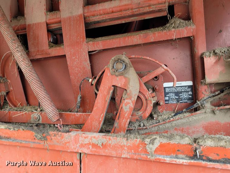 image for item BY9442 1998 Hesston 4900  large square baler