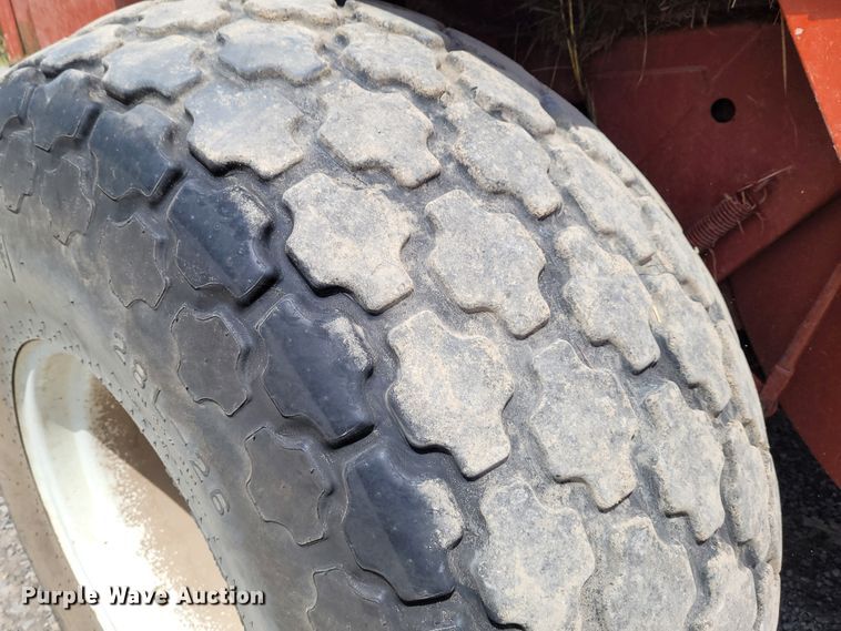 image for item BY9442 1998 Hesston 4900  large square baler