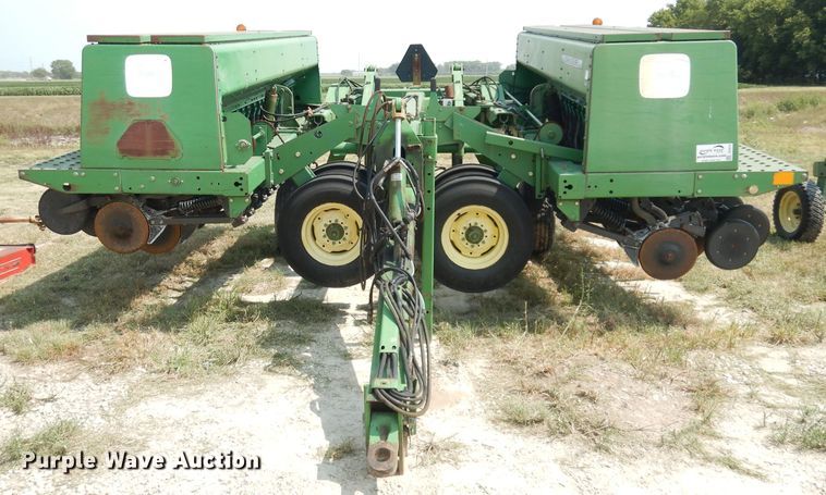 image for item DG0818 1997 John Deere 455  grain drill
