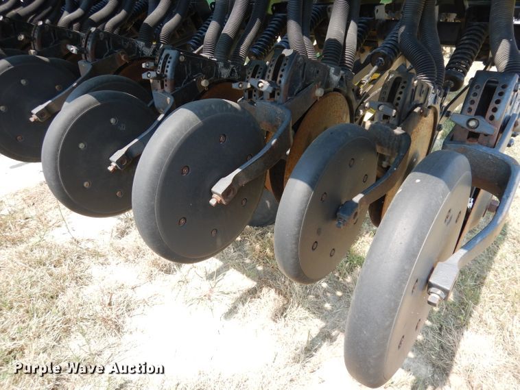 image for item DG0818 1997 John Deere 455  grain drill