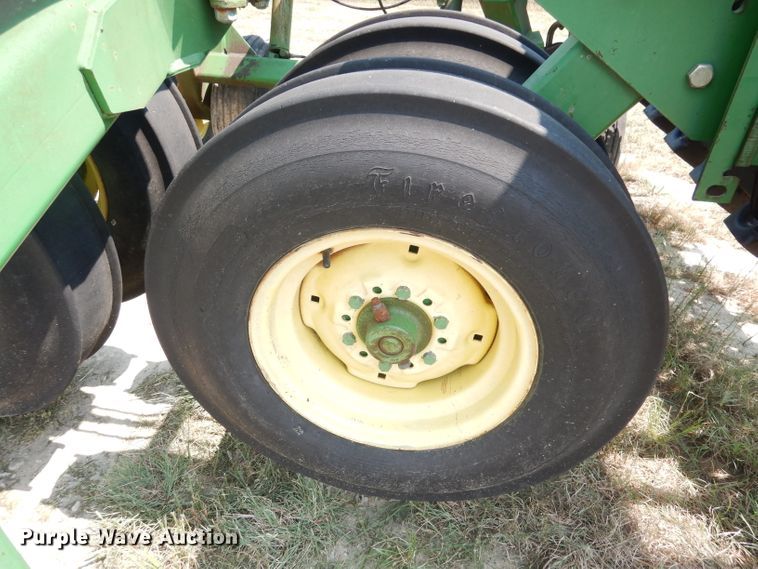 image for item DG0818 1997 John Deere 455  grain drill